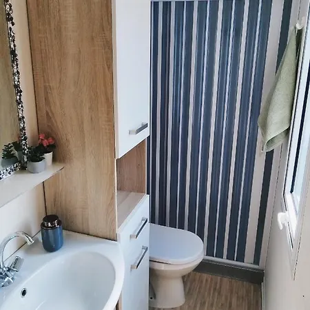 Mobile Home Relax Klenovica Exterior photo